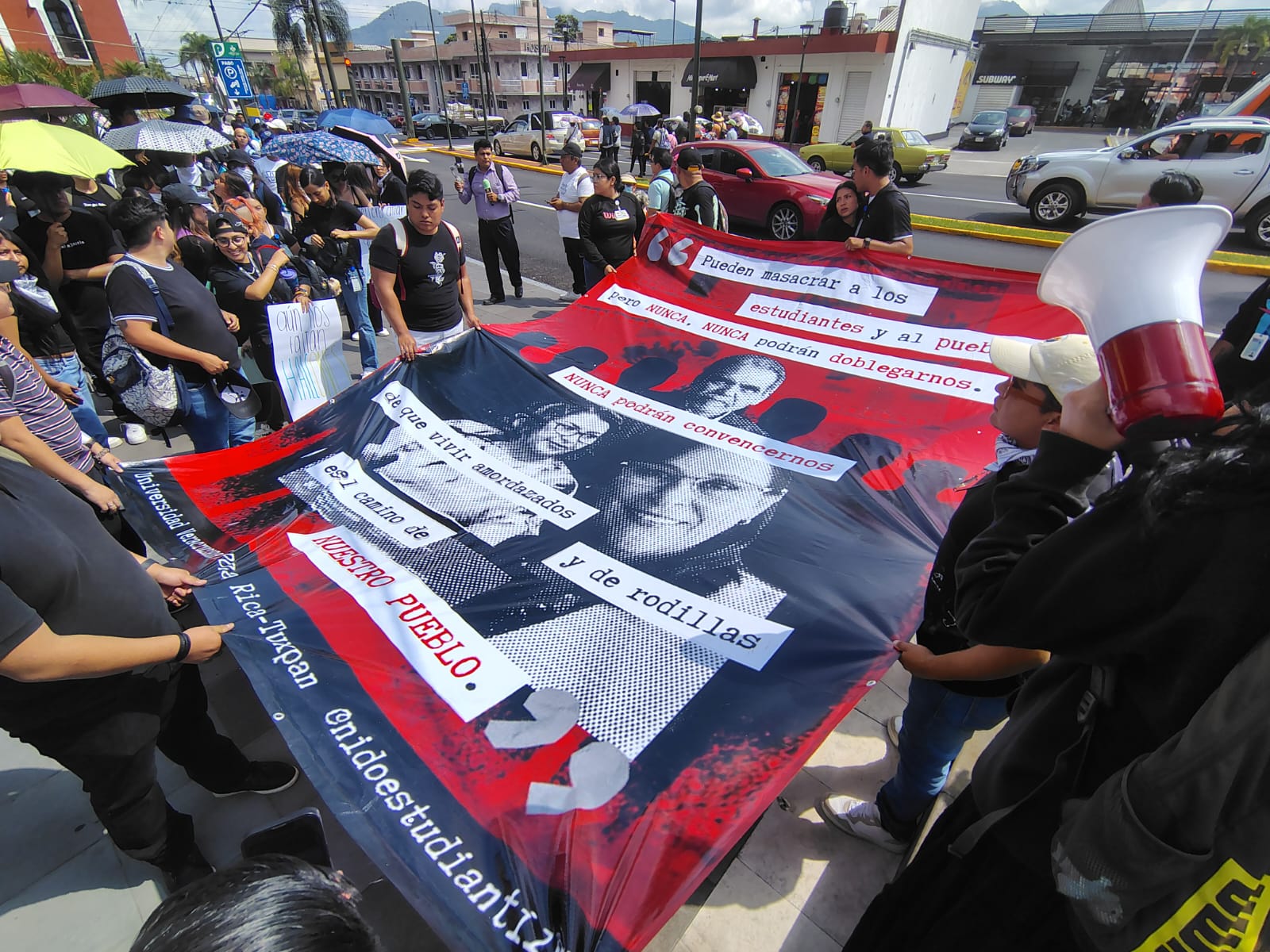 Nunca más una tragedia vista con indiferencia, piden universitarios de las Altas Montañas