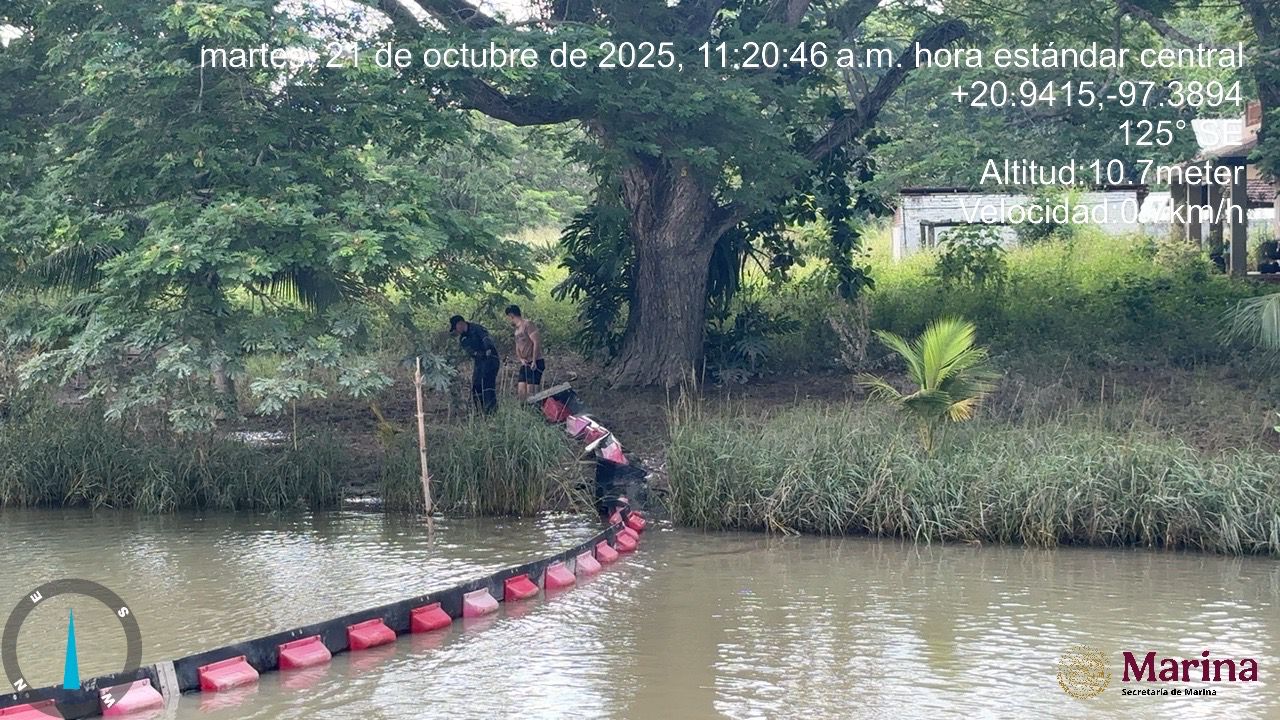 Pemex recupera más de 180 mil litros de hidrocarburo tras derrame en el río Pantepec