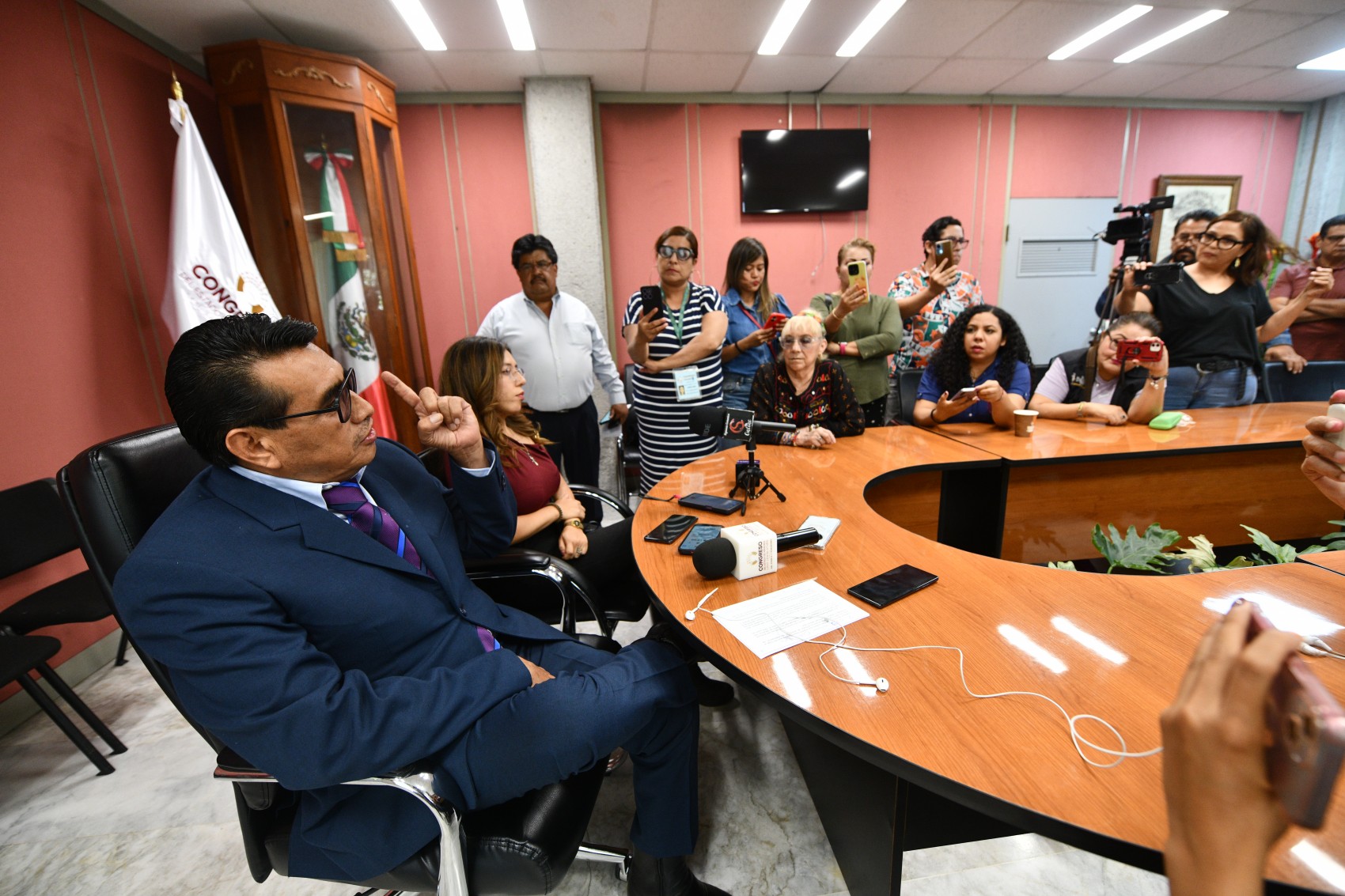 Revocación de mandato, fuera de la agenda legislativa en Veracruz: Esteban Bautista