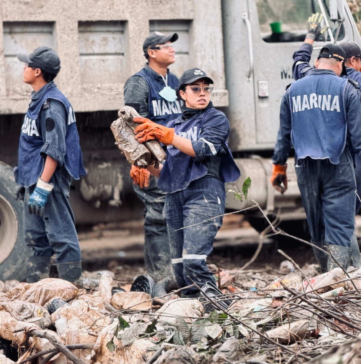 Marina inicia el retiro del personal asignado a atender la emergencia en zonas afectadas de Veracruz