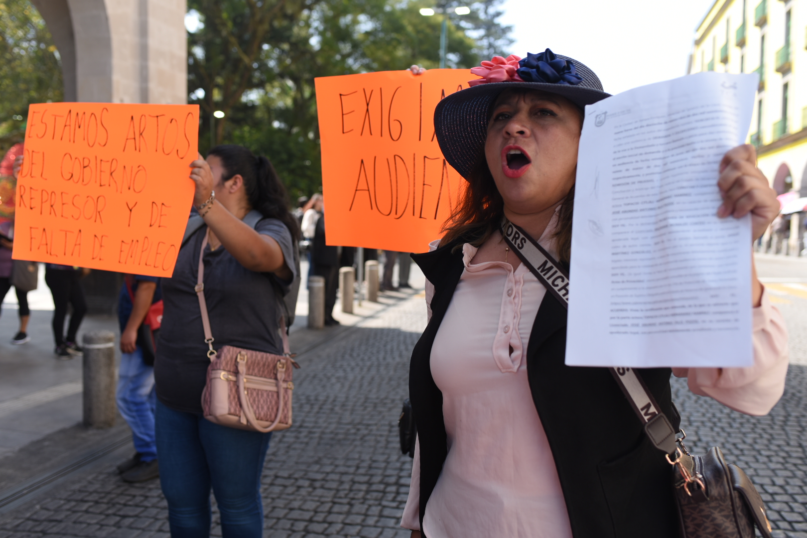 Fuerza Ciudadana pide audiencia con Rocío Nahle y Ricardo Ahued, cierra calle Enríquez