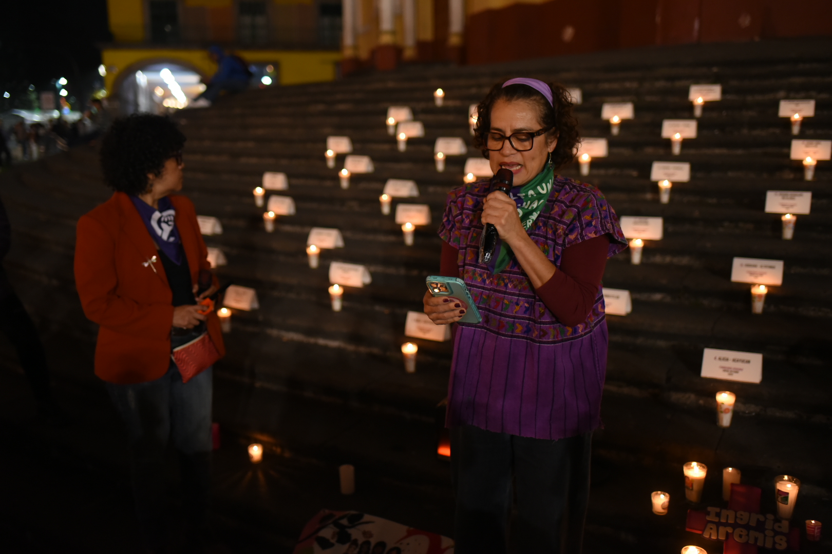 Colocan 59 veladoras en Xalapa por víctimas de feminicidio en 2025