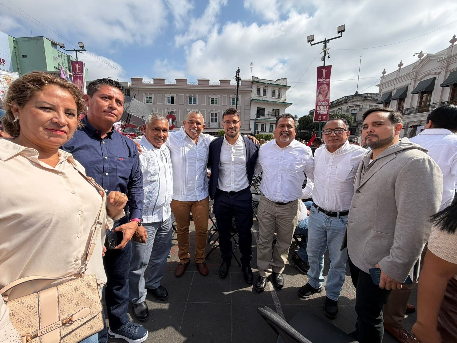 Samuel Acosta asiste al Primer Informe de la gobernadora Rocío Nahle y reafirma compromiso con el desarrollo de Medellín
