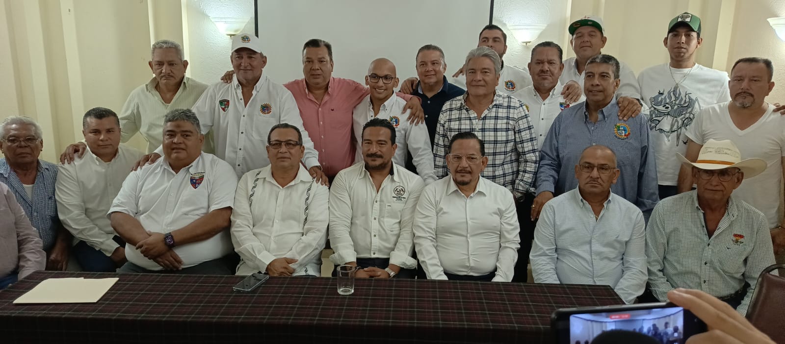 Transportistas veracruzanos ganan traslado de piedra para rompeolas del puerto de Veracruz