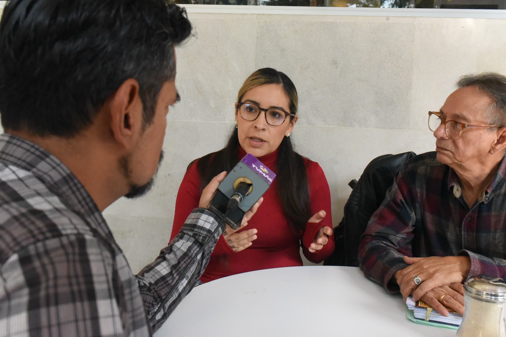 Madre de familia denuncia presunto tráfico de influencias en Juzgado de la Familiar de Xalapa