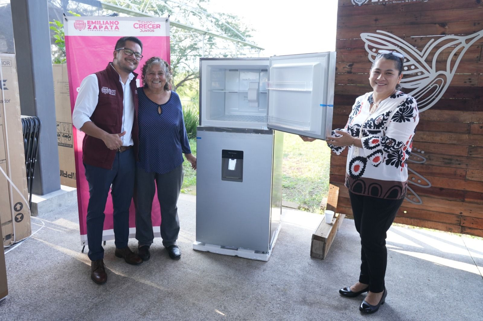 DIF Emiliano Zapata y DIF Estatal entregan apoyos para vivienda digna