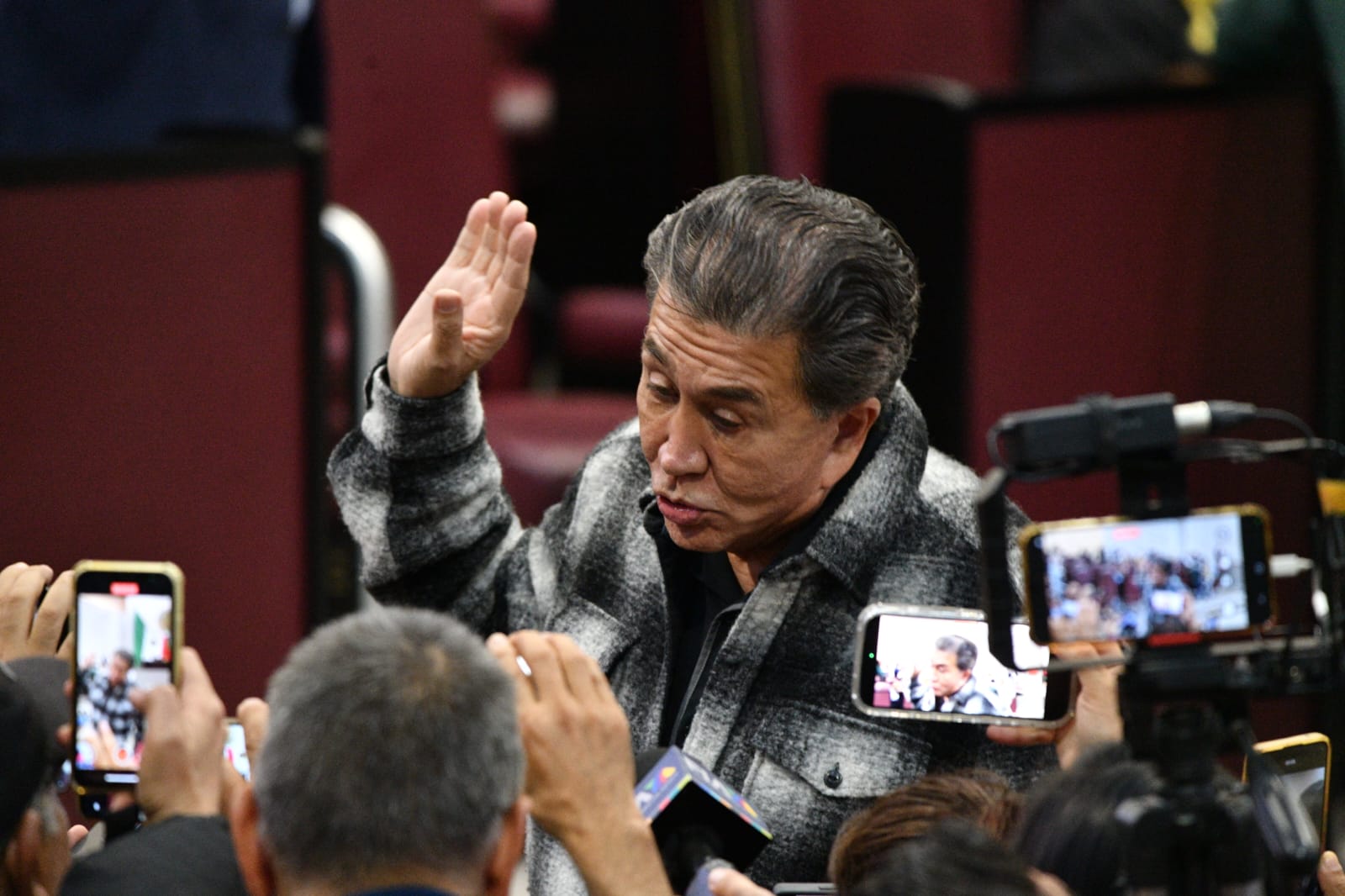 Héctor Yunes denuncia llamadas anónimas e intentos de intimidación en medio del debate por la Fiscalía