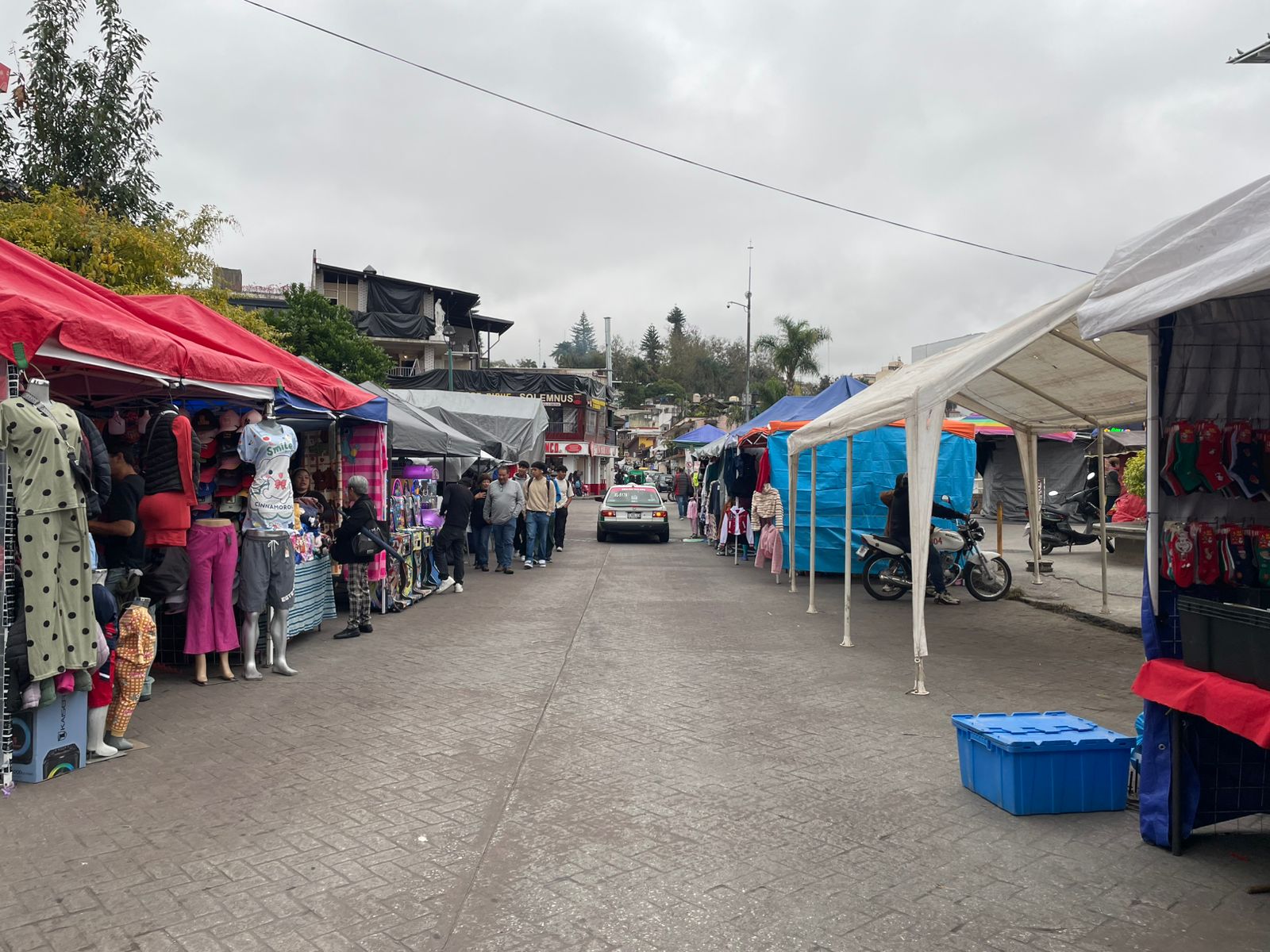 Comerciantes se instalan en el Barrio de El Dique por celebración a la Virgen de Guadalupe