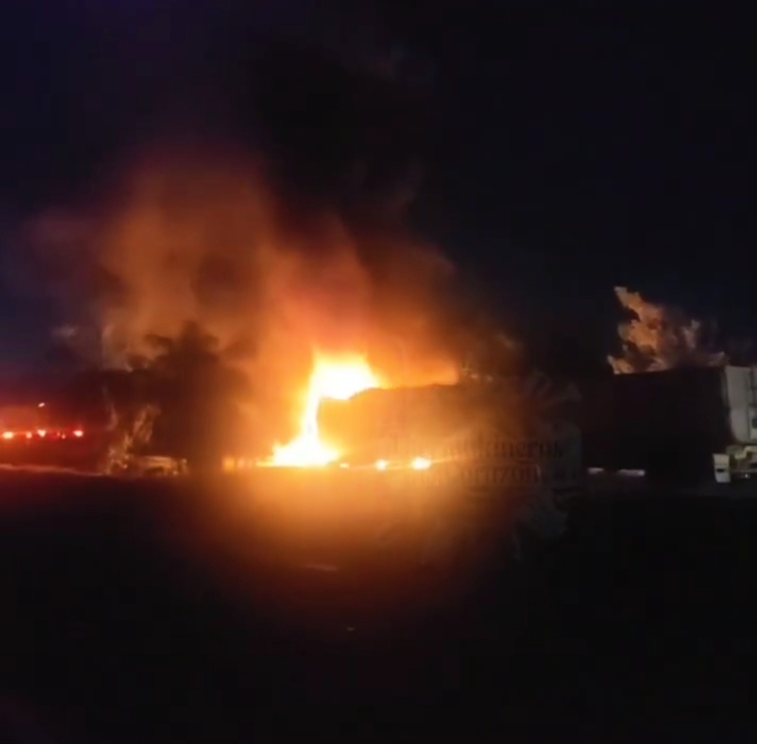 Cierran la autopista Córdoba-Veracruz por choque por alcance e incendio antes de la caseta de Paso del Toro