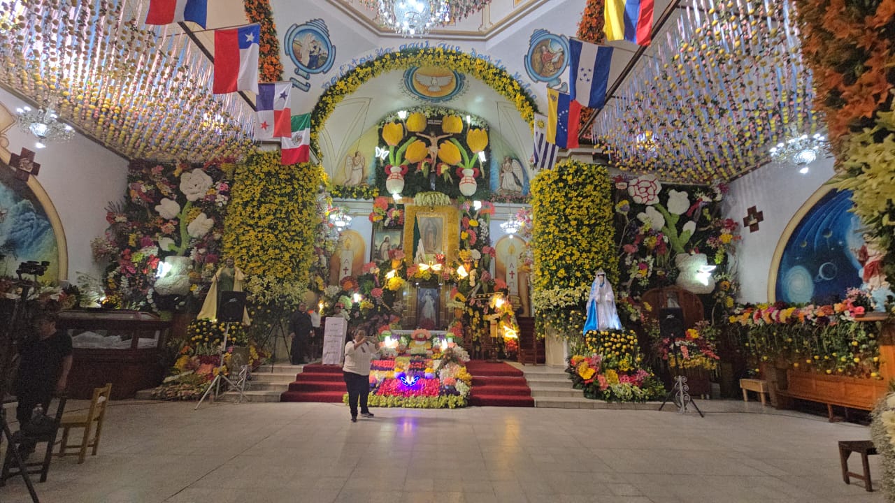 Miles de peregrinos celebran a la Virgen de Guadalupe en La Perla, Veracruz
