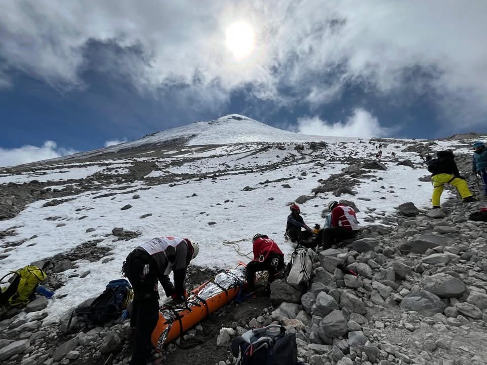 Alertan por falta de regulación en tours al Pico de Orizaba; montañistas enfrentan riesgos innecesarios