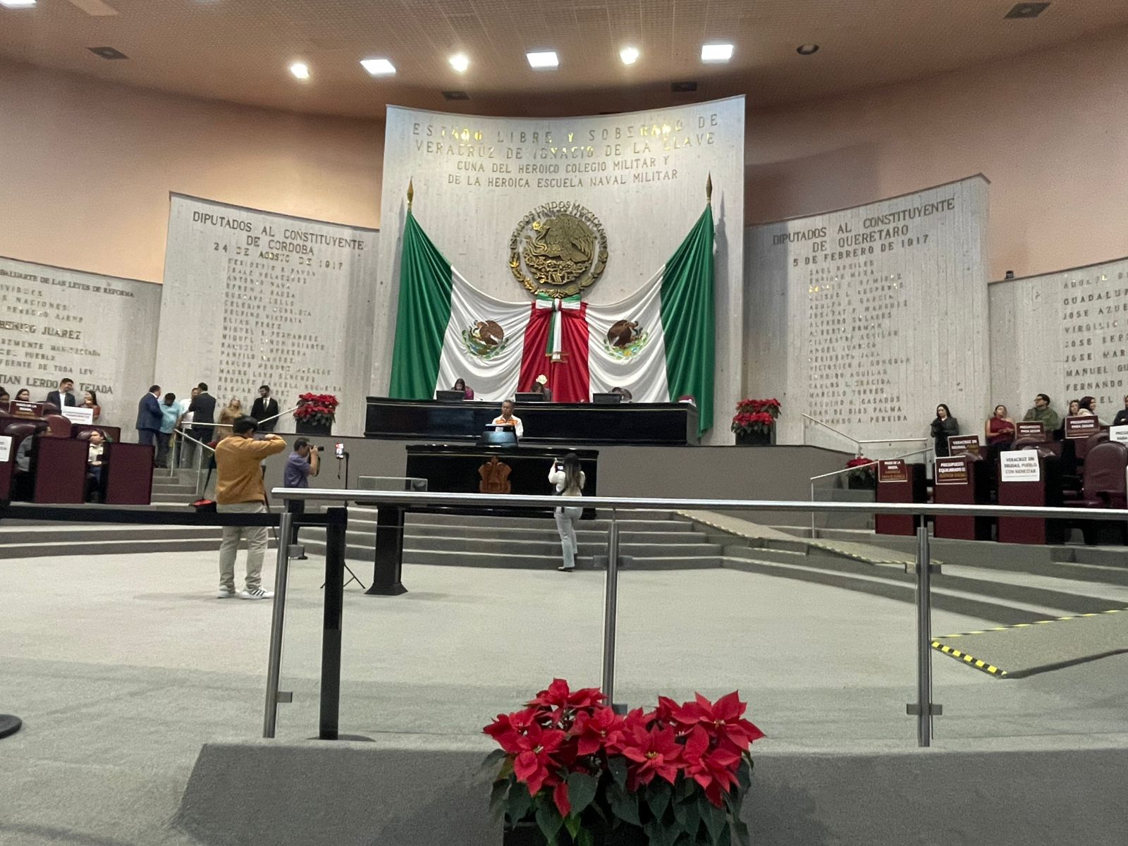Aprueban licencias a tres diputados que asumirán alcaldías en 2025
