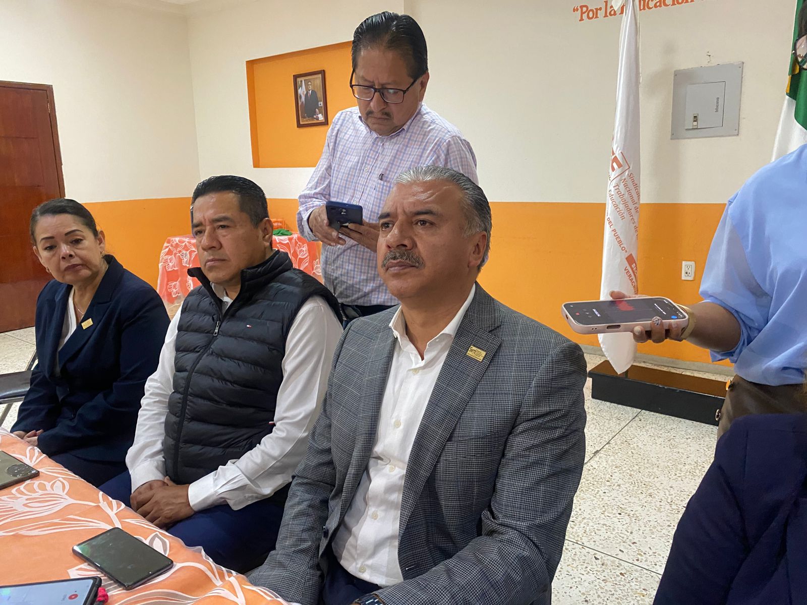 SNTE 56 garantiza pago de bonos y aguinaldo a maestros