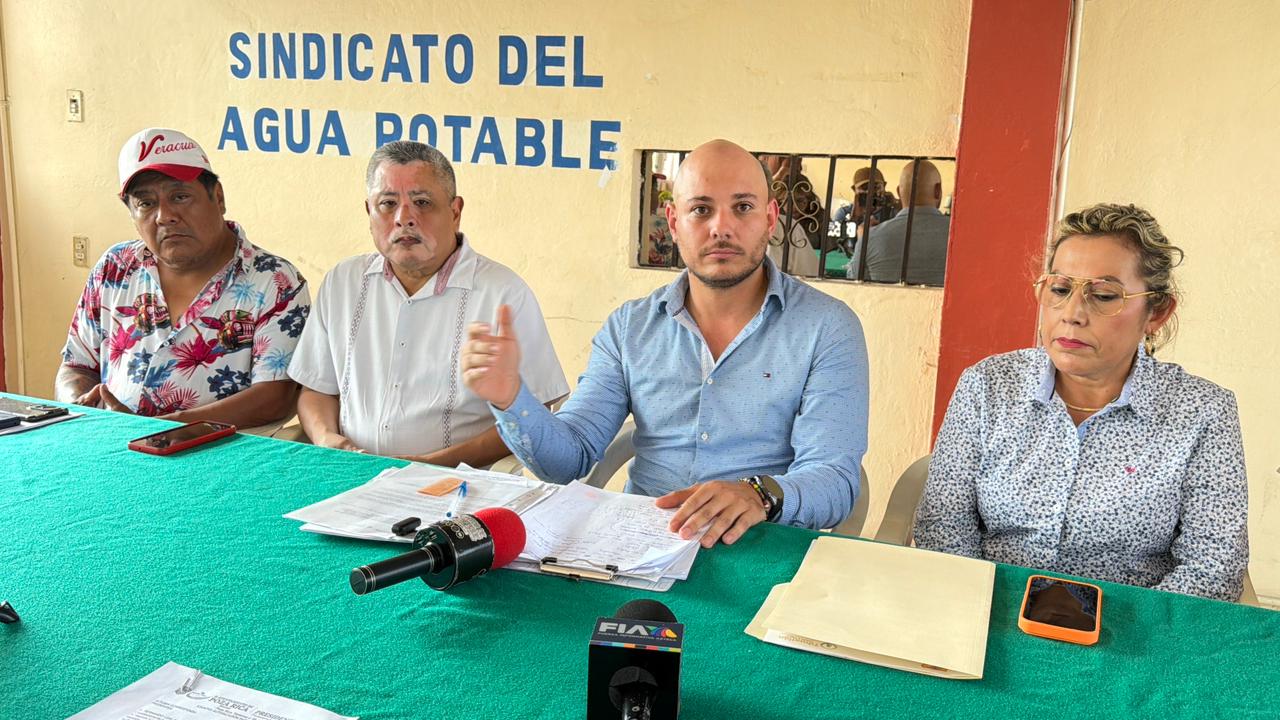 Transportistas de agua reactivan servicio en Poza Rica tras acuerdos municipales