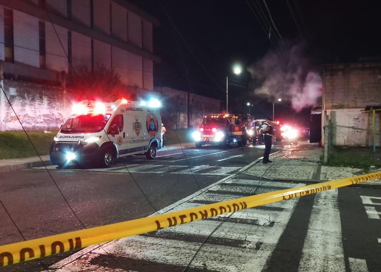Incendio consume vivienda en Orizaba