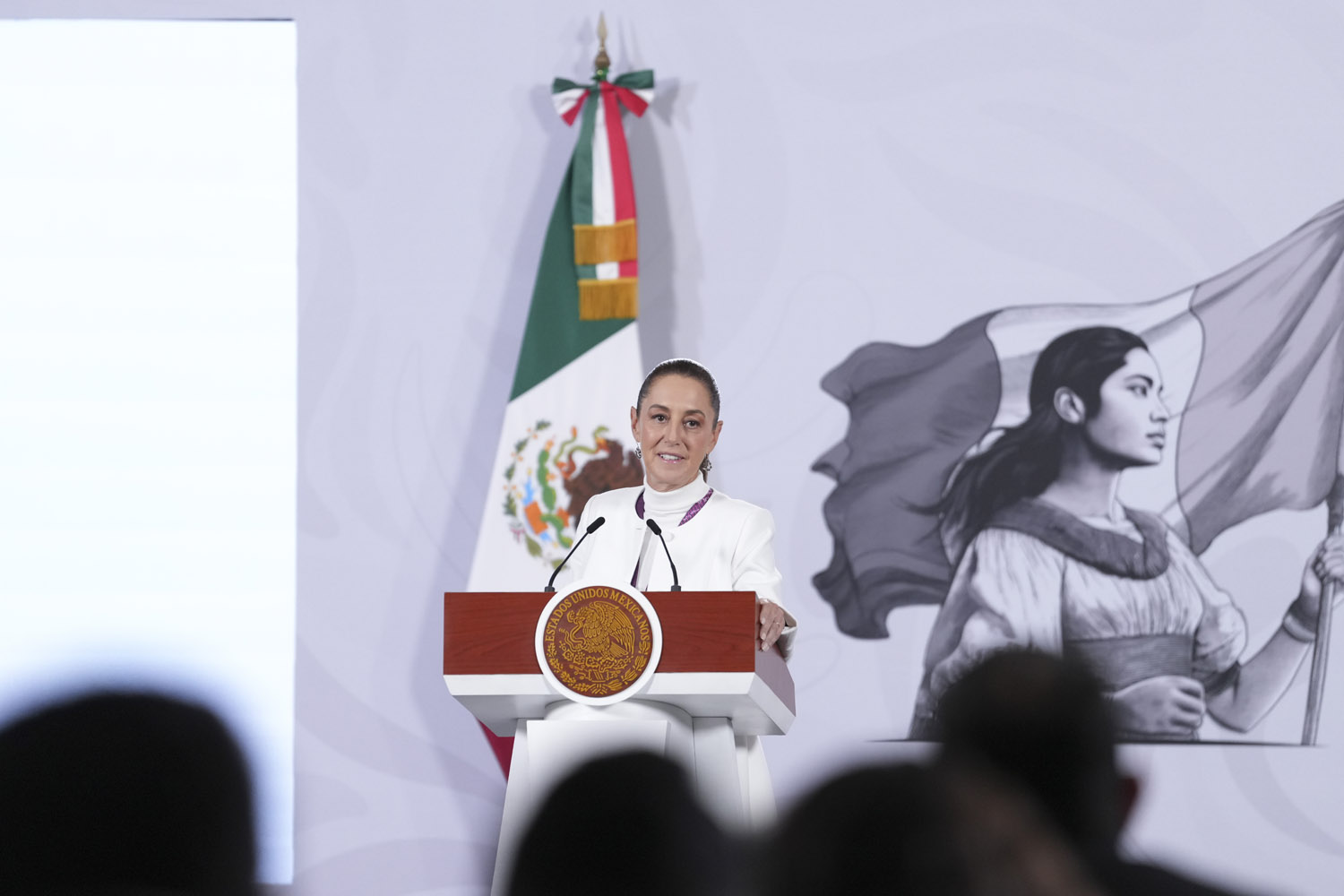 Sheinbaum instruye seguimiento a denuncia por cártel inmobiliario en Coatepec
