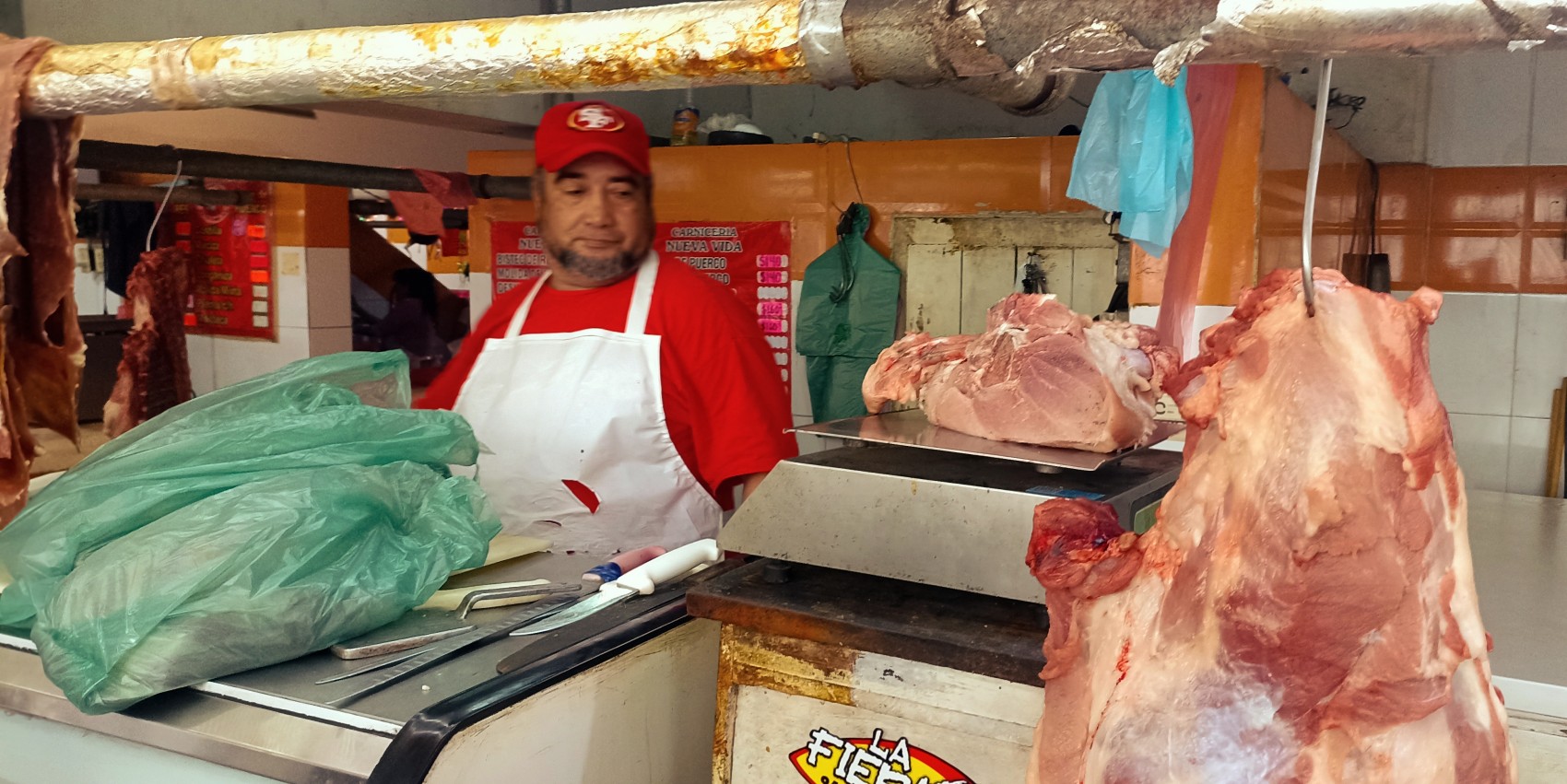 Esperan tablajeros del mercado Hidalgo de Veracruz repunte en las ventas por la cena de Navidad