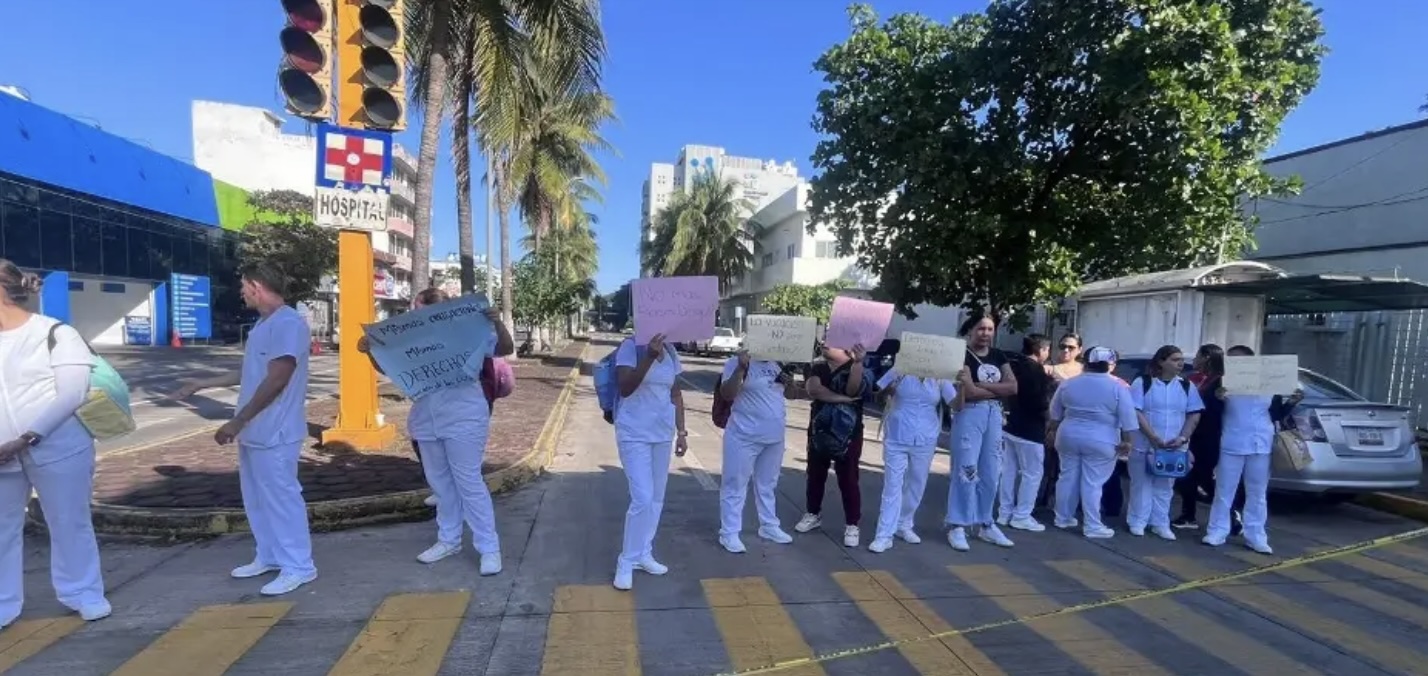 Personal de Salud protesta en Poza Rica y Veracruz por falta de prestaciones