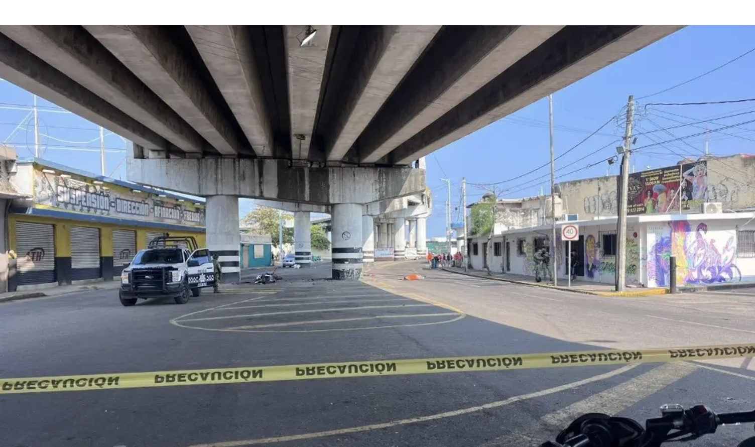 Accidente en el Puerto: muere motociclista bajo puente de Allende