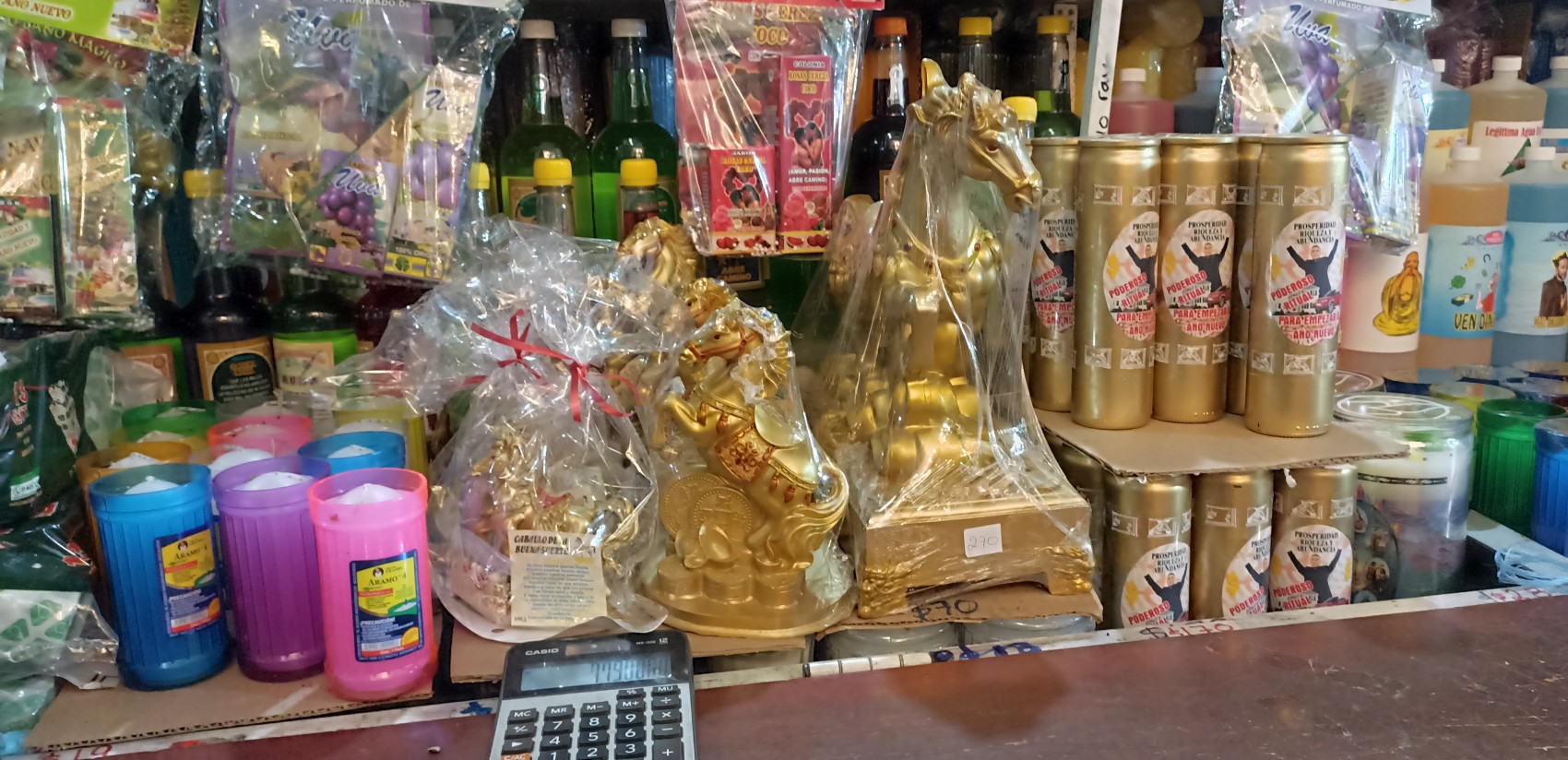Inicia compra de amuletos en mercados de Veracruz por Año Nuevo