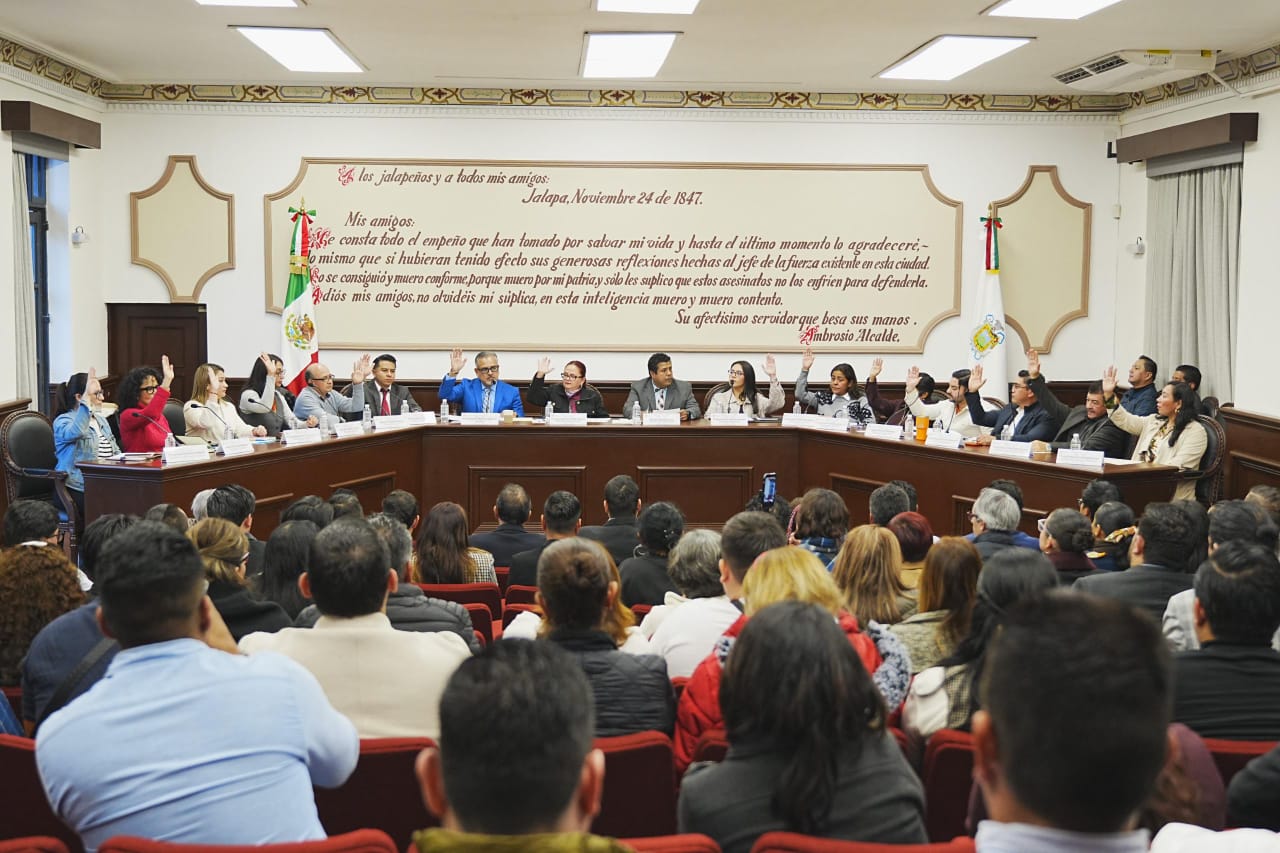 Xalapa nombra tesorero, contralor y secretario en primer Cabildo 2026