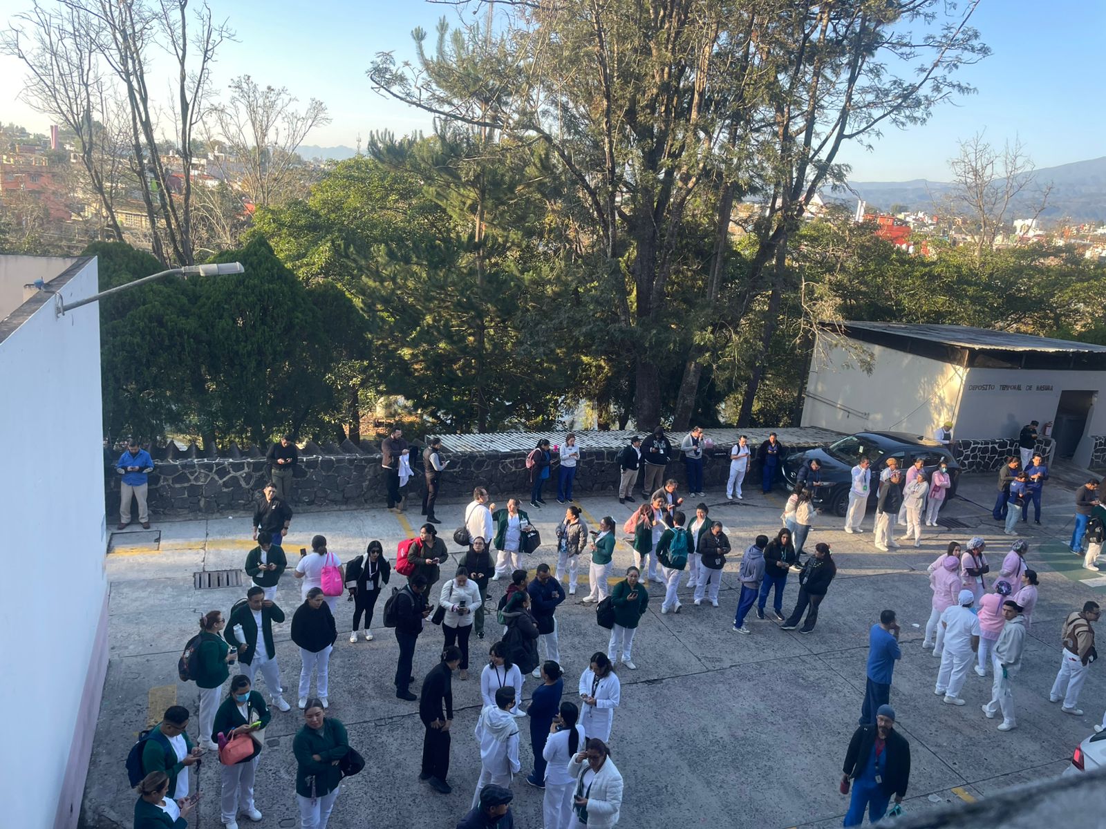 Sismo no deja daños en Xalapa; evacúan edificios municipales