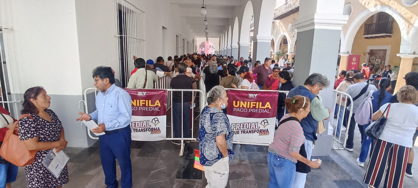 Destaca alcaldesa gran afluencia para pagar el predial en Veracruz puerto