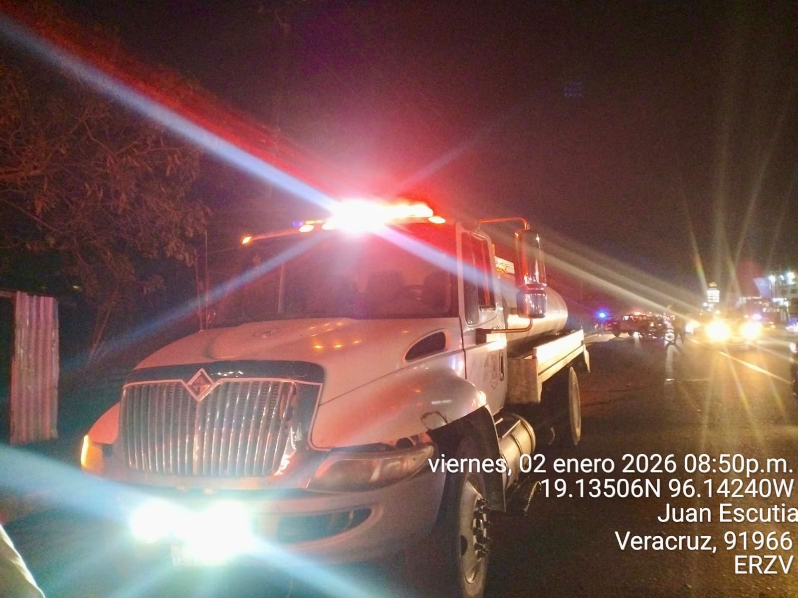 Protección Civil de Medellín apoya a Bomberos Conurbados por incendio de pastizal en Las Vegas