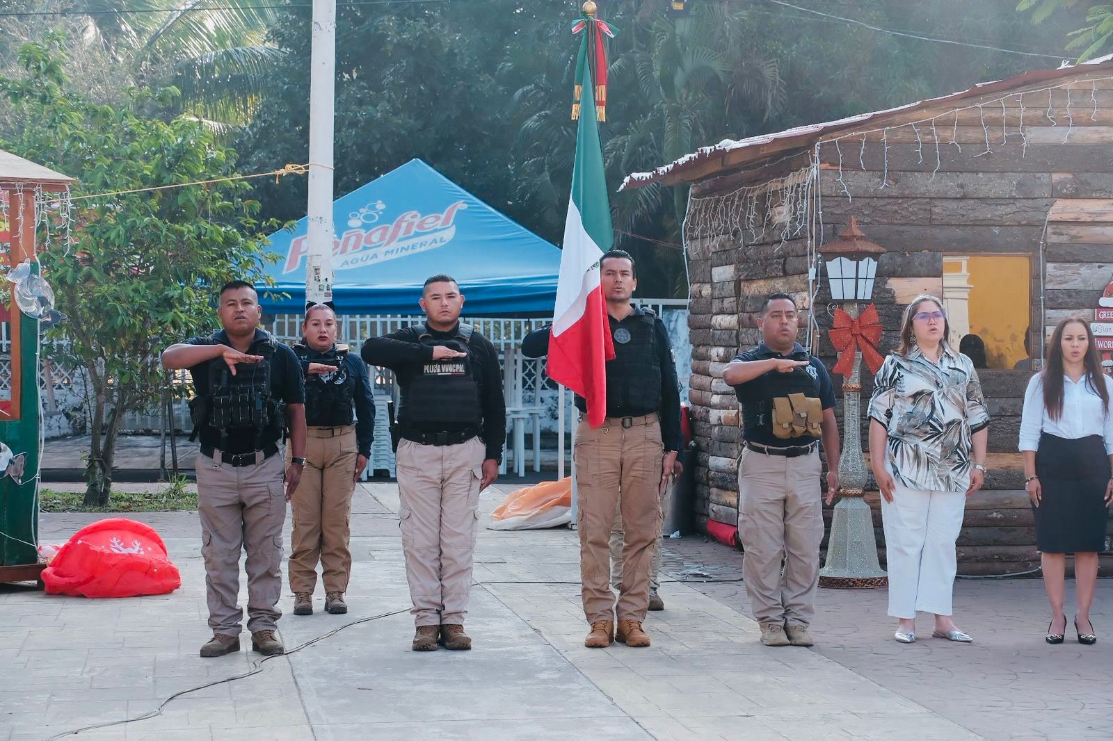 Recobra el ayuntamiento de Medellín de Bravo los Honores a la Bandera