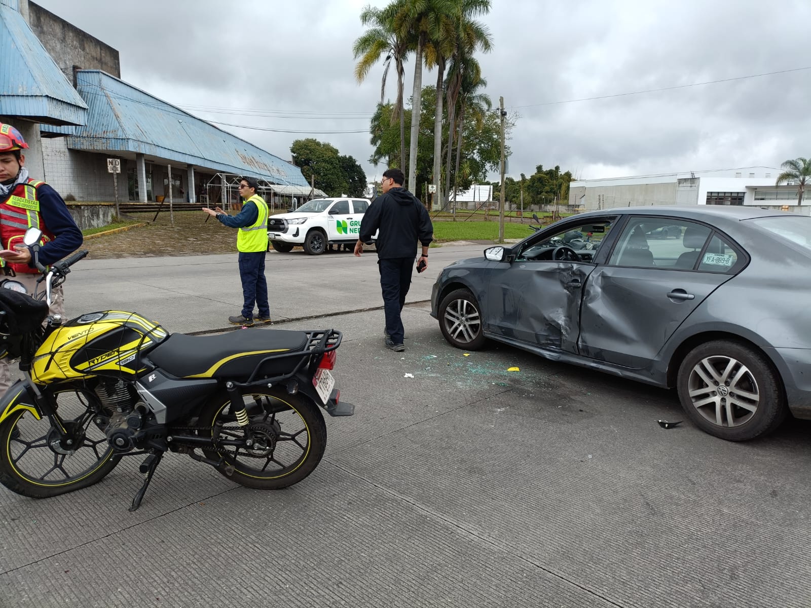 Choque en bulevar Córdoba–Fortín deja a motociclista grave