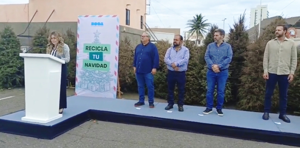 Maryjose estima reciclar mil árboles de Navidad en Boca del Río