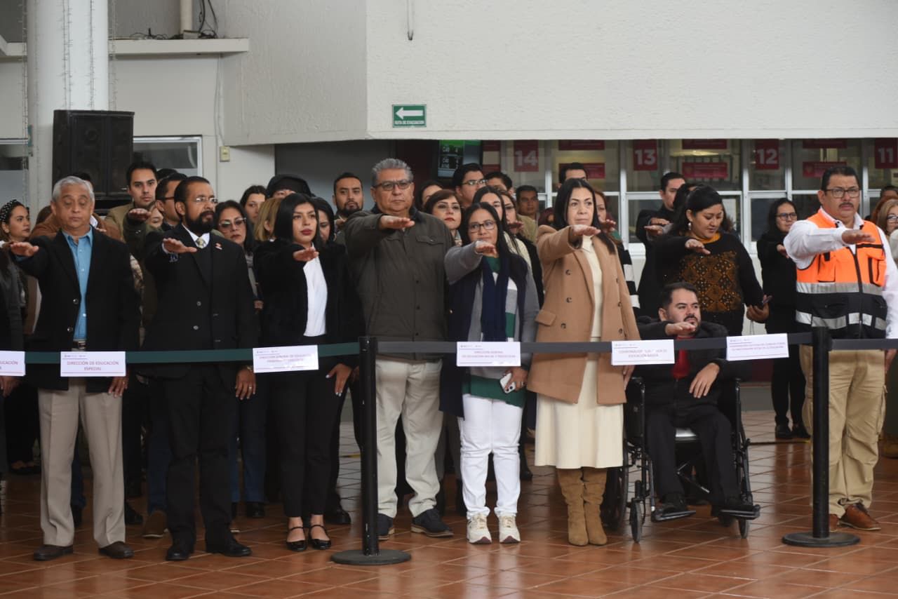 Más de 650 docentes veracruzanos aspiran a la Medalla Maestro Altamirano
