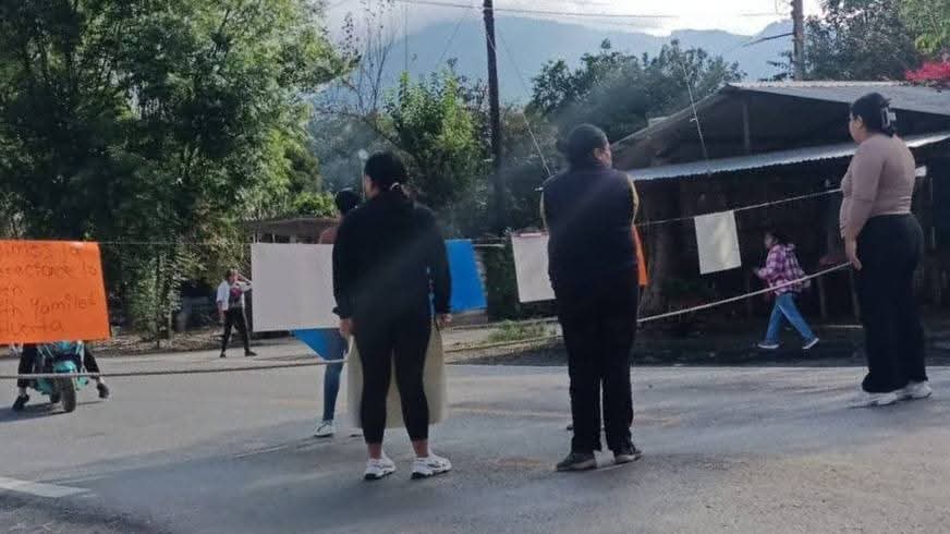 Carretera 150 Orizaba–Tehuacán bloqueada por detención en Acultzingo