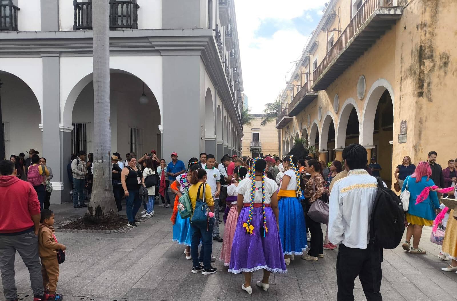 Exigen antorchistas servicios y obras para colonias de la ciudad de Veracruz