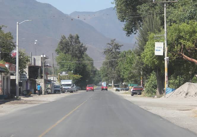 Liberan a estudiante detenida en Acultzingo; reabren carretera Orizaba-Tehuacán