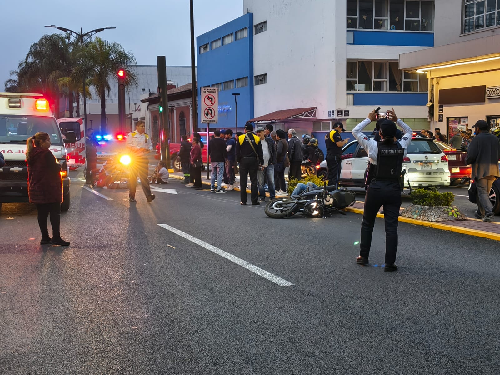 Accidente en Orizaba deja cinco lesionados, un bebé grave