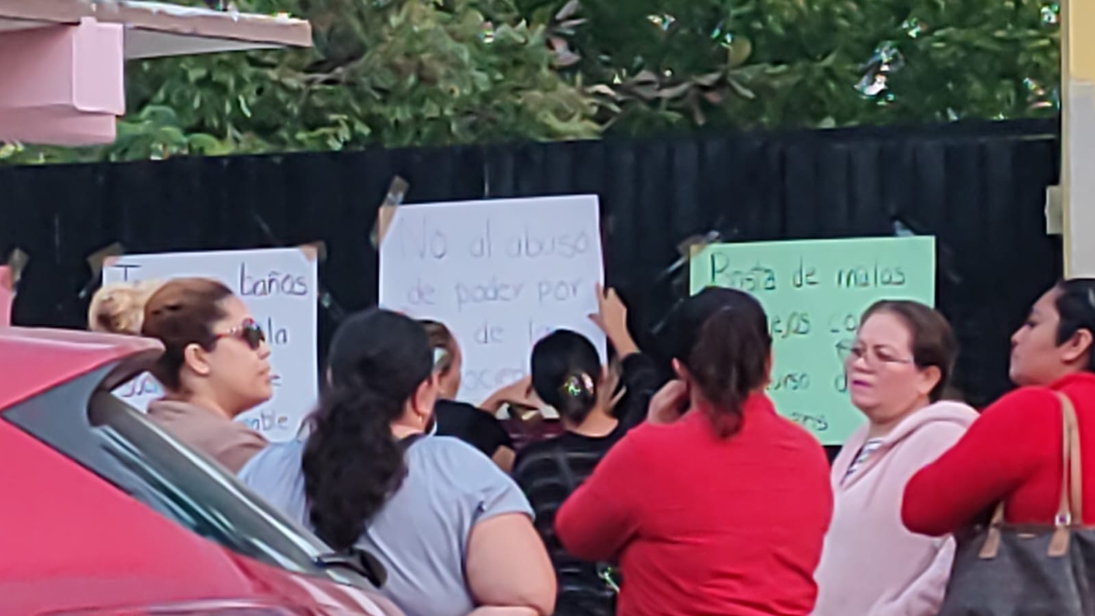 Toman secundaria en Boca del Río por presunto desvío de recursos de la asociación de padres de familia