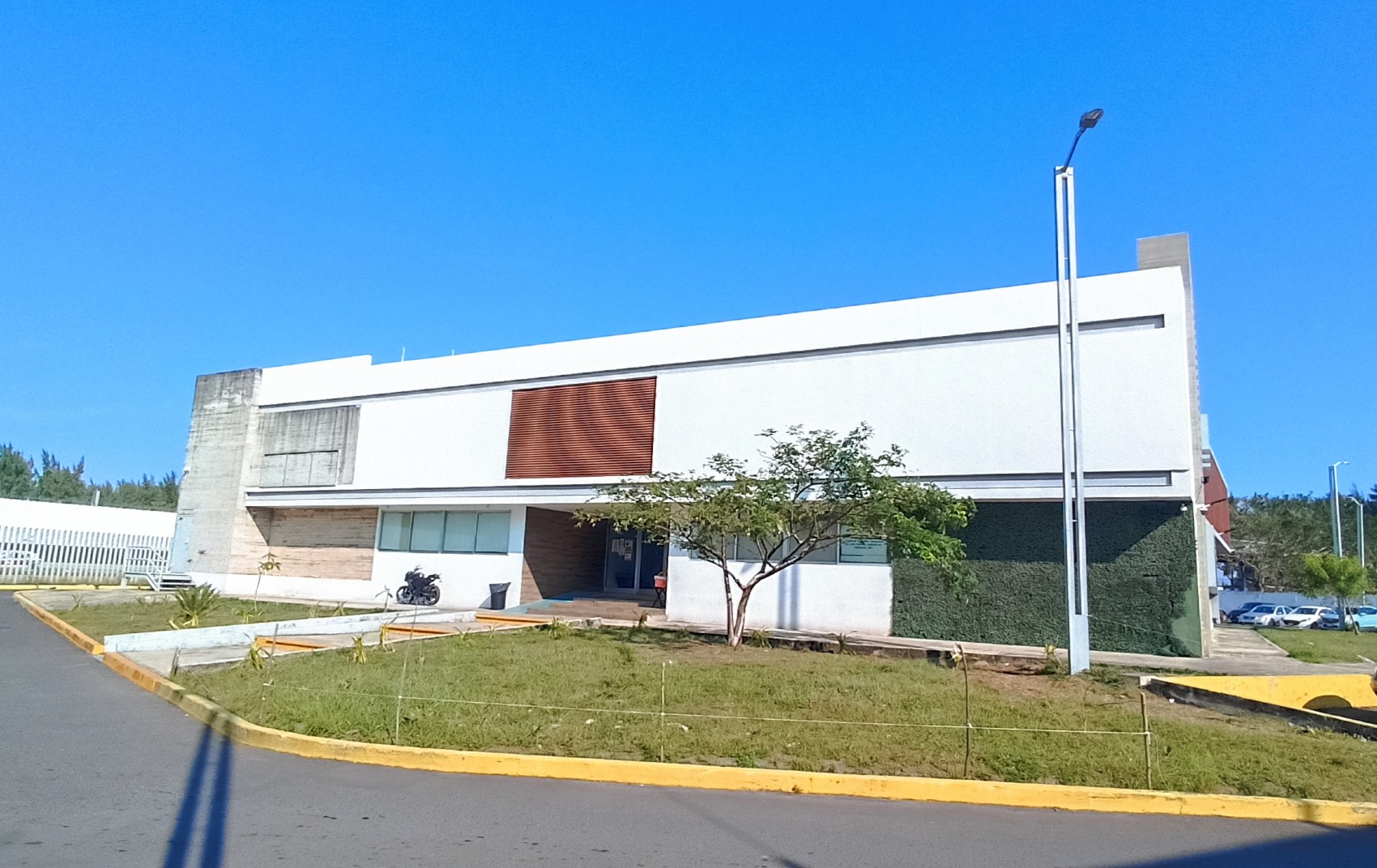Madre pide justicia para su hijo con discapacidad que fue agredido por guardia de Chedraui