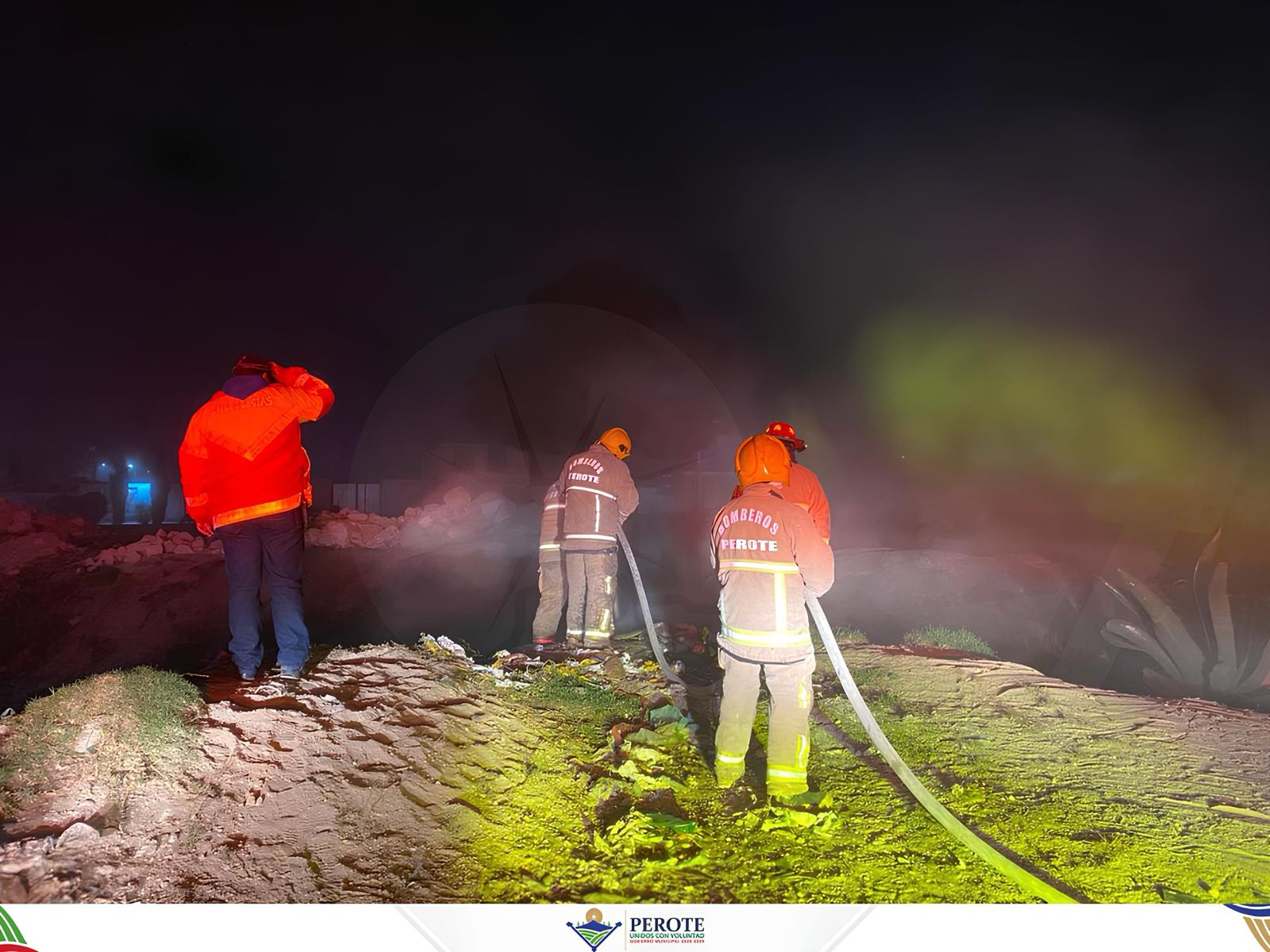 Atienden incendio en la barranca de Tenextepec en Perote
