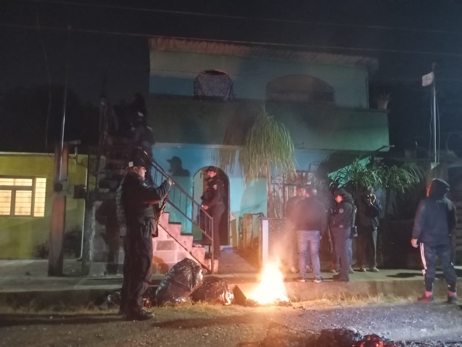 Pobladores de Pacho Viejo intentan detener a Los payasos, presunta banda de asaltantes