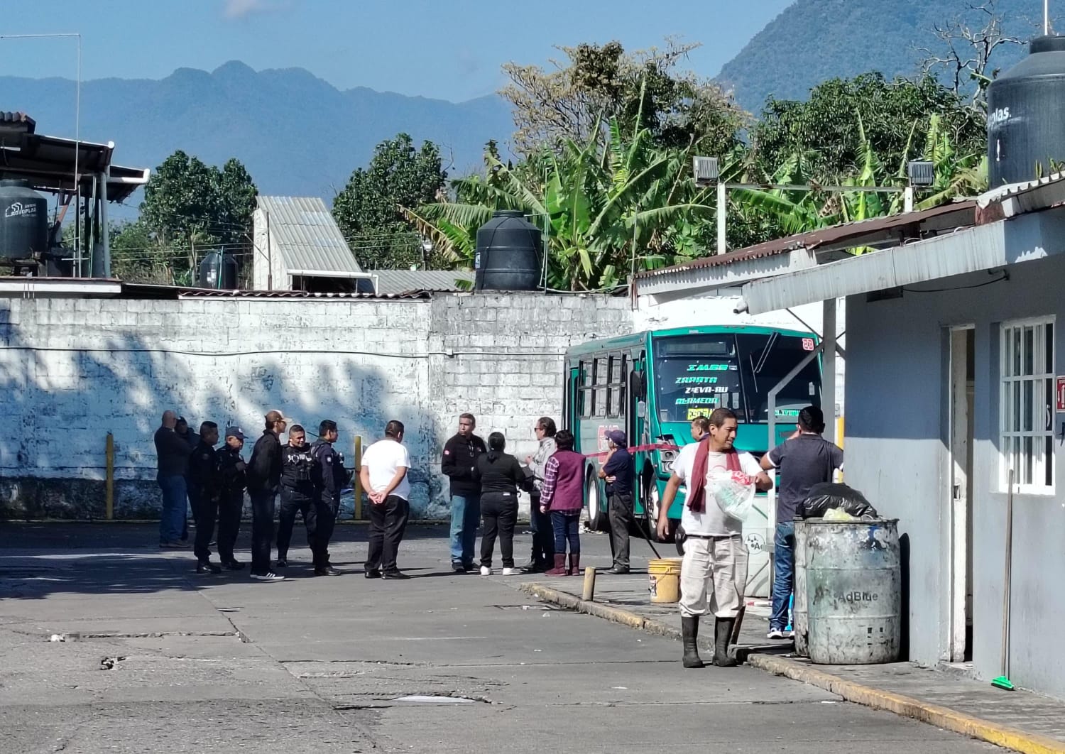 Pasajero muere en autobús Suburbano en Ixtaczoquitlán