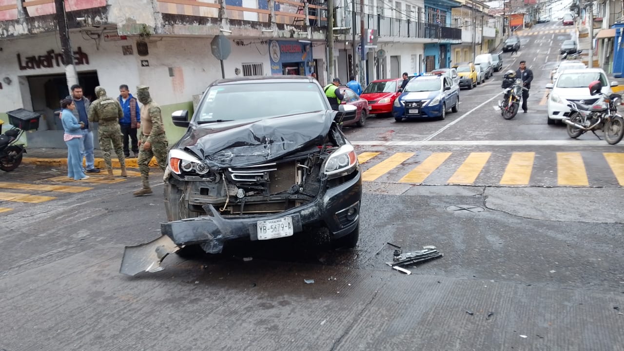 Accidente vial en Córdoba deja daños y caos en el Centro