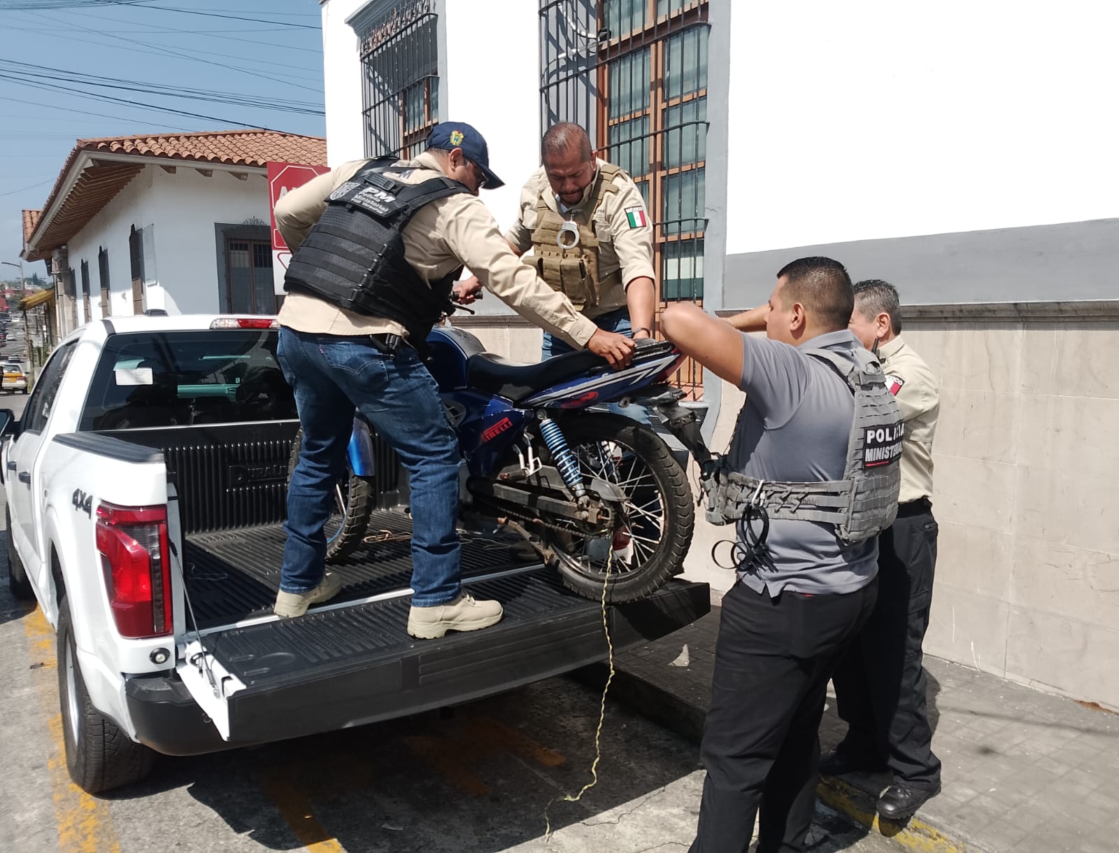 Cateo en Nuevo Toxpan deja tres detenidos en Córdoba