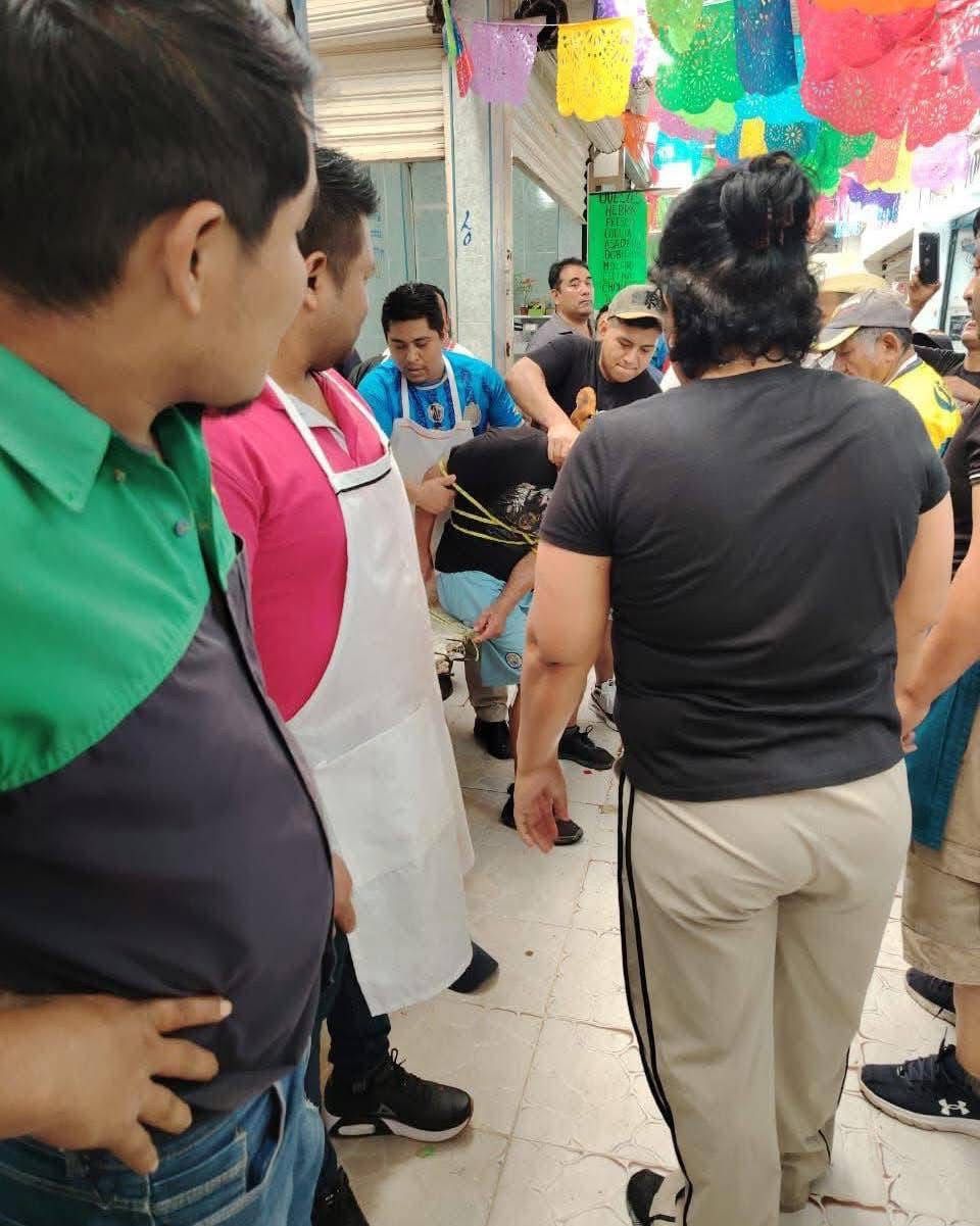 Detienen y golpean a presunto acosador en Minatitlán