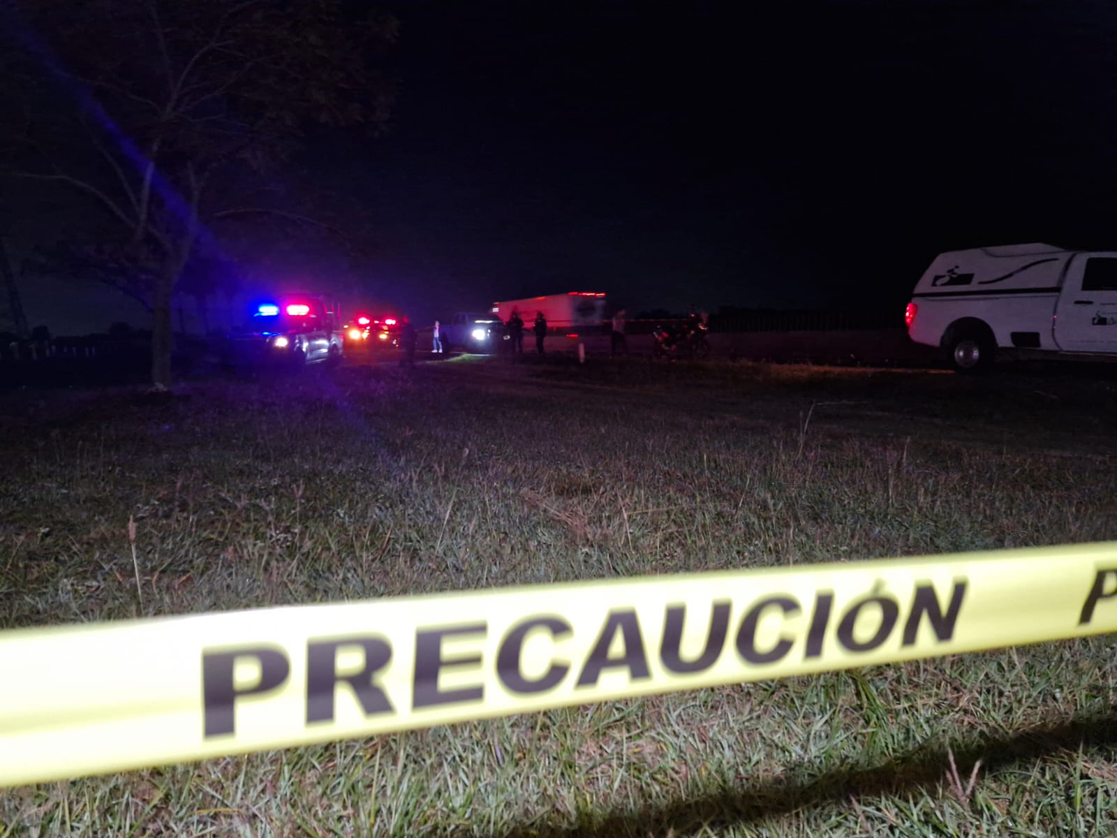 Hallan cuerpo con narcomensaje en la autopista Veracruz-Orizaba