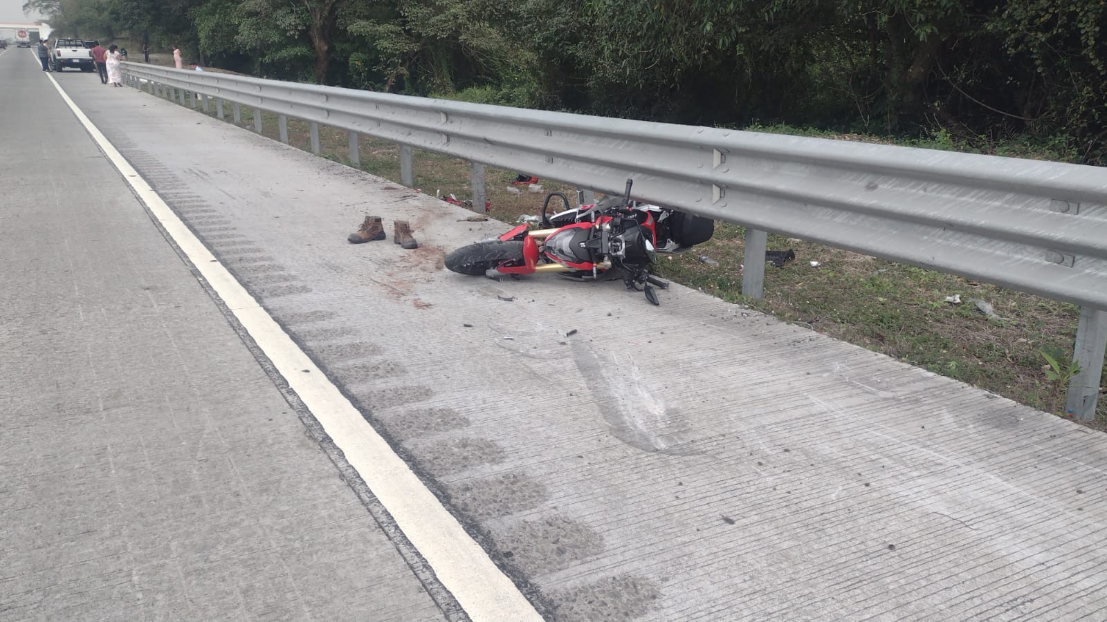 Motociclista pierde la pierna en accidente en Cotaxtla