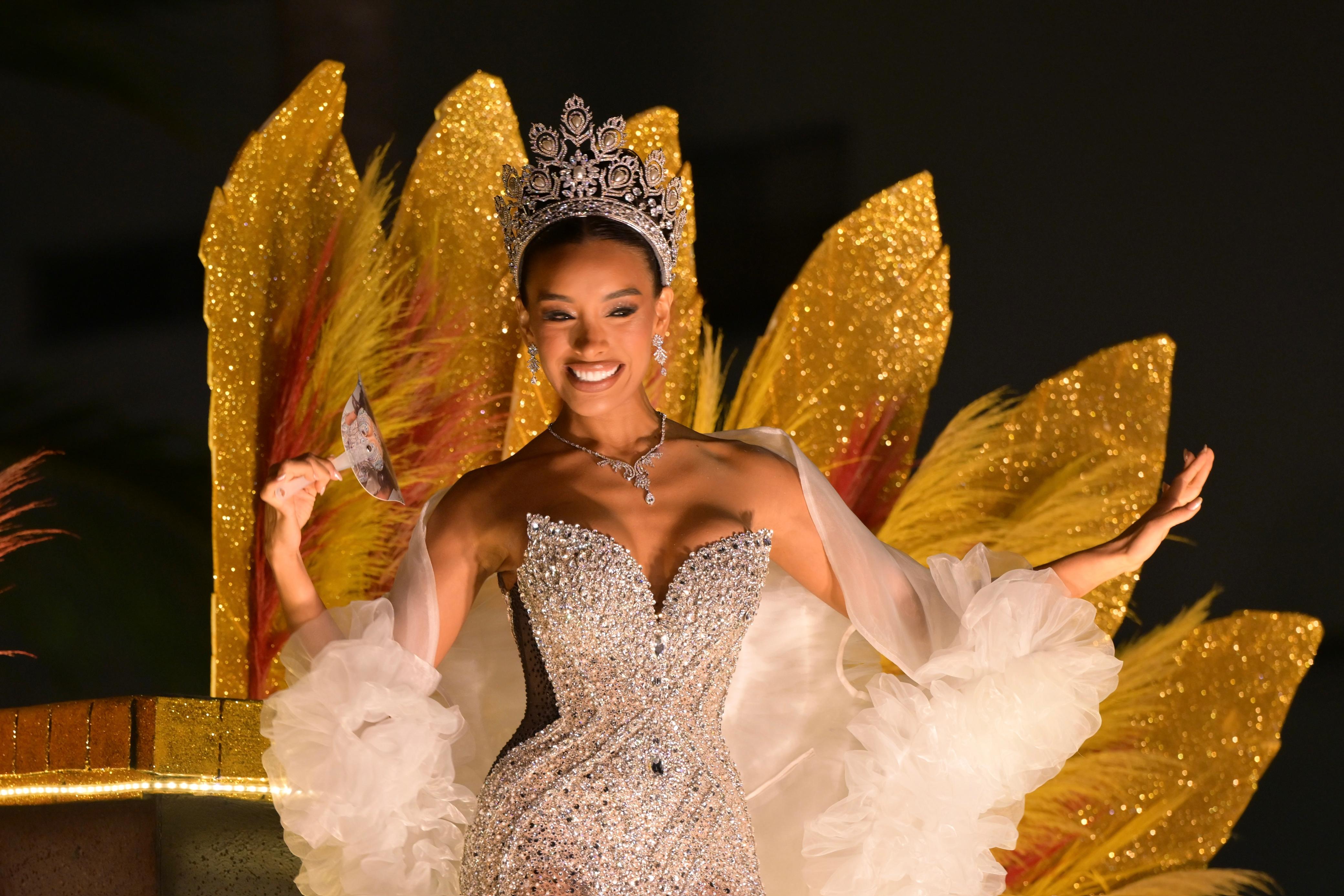 Color, música y gran convocatoria en el Tercer Desfile del Carnaval de Veracruz