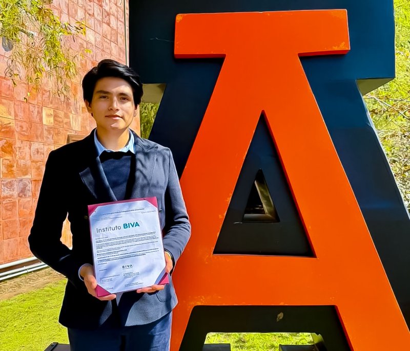 Alumno de Anáhuac Xalapa es nombrado embajador BIVA