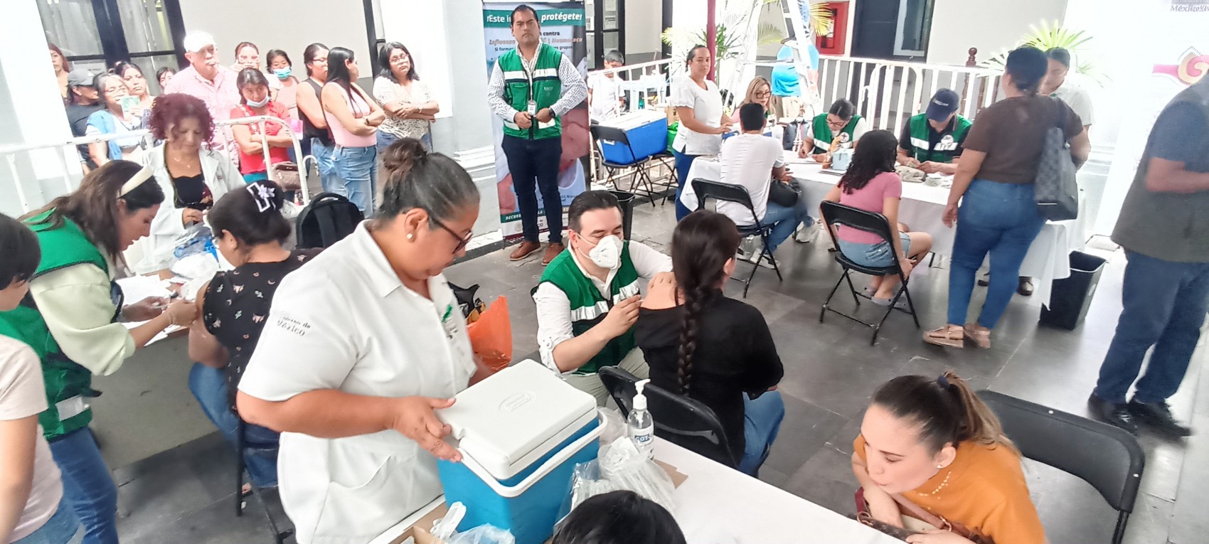 Se vacunan contra el sarampión más de tres mil 500 universitarios y académicos en la Región Veracruz