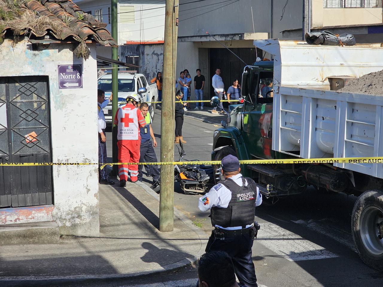 Motociclista herido tras choque con volteo en Orizaba